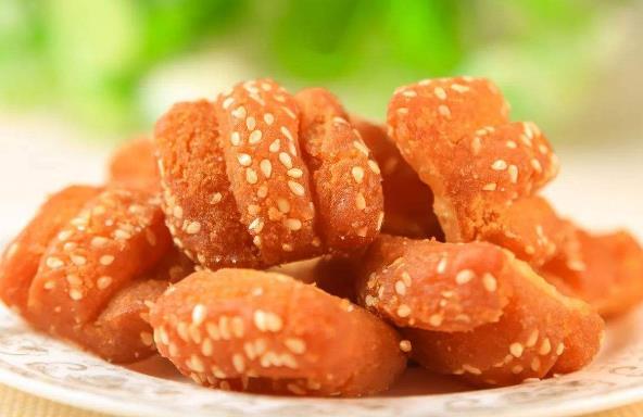 老北京名小吃蜜三刀的做法 蜜三刀漿亮不粘，味道香甜綿軟