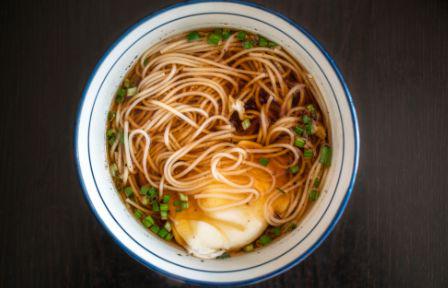 長(zhǎng)期吃面條好不好？吃面條是養(yǎng)胃還是傷胃？會(huì)不會(huì)胖？