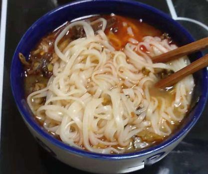 長(zhǎng)期吃面條好不好？吃面條是養(yǎng)胃還是傷胃？會(huì)不會(huì)胖？