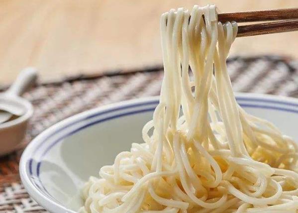 長(zhǎng)期吃面條好不好？吃面條是養(yǎng)胃還是傷胃？會(huì)不會(huì)胖？