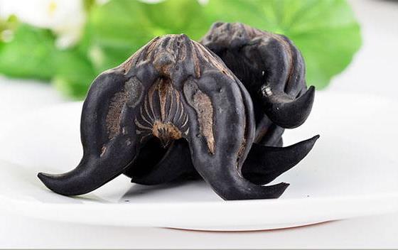 菱角剝殼有技巧，生菱角和熟菱角都怎么剝殼的？