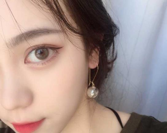 拼多多美瞳為什么那么便宜？美瞳直徑越大越傷眼嗎？