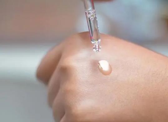 美容油可以和蘆薈膠一起用嗎？美容油能修復紅血絲嗎